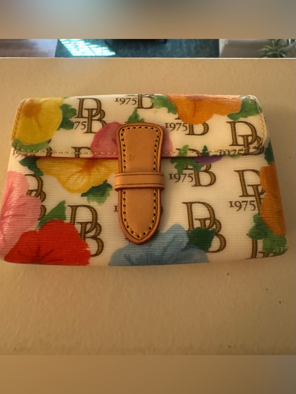 Dooney & Bourke Floral Logo Clutch Wallet - Multicolor Vintage